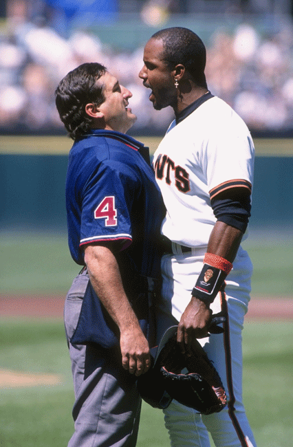 Bonds argues with umpire in 1996
