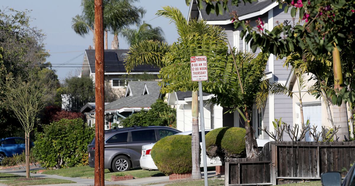 Flags burned outside Long Beach homes; man arrested Flags burned outside Long Beach homes; man arrested