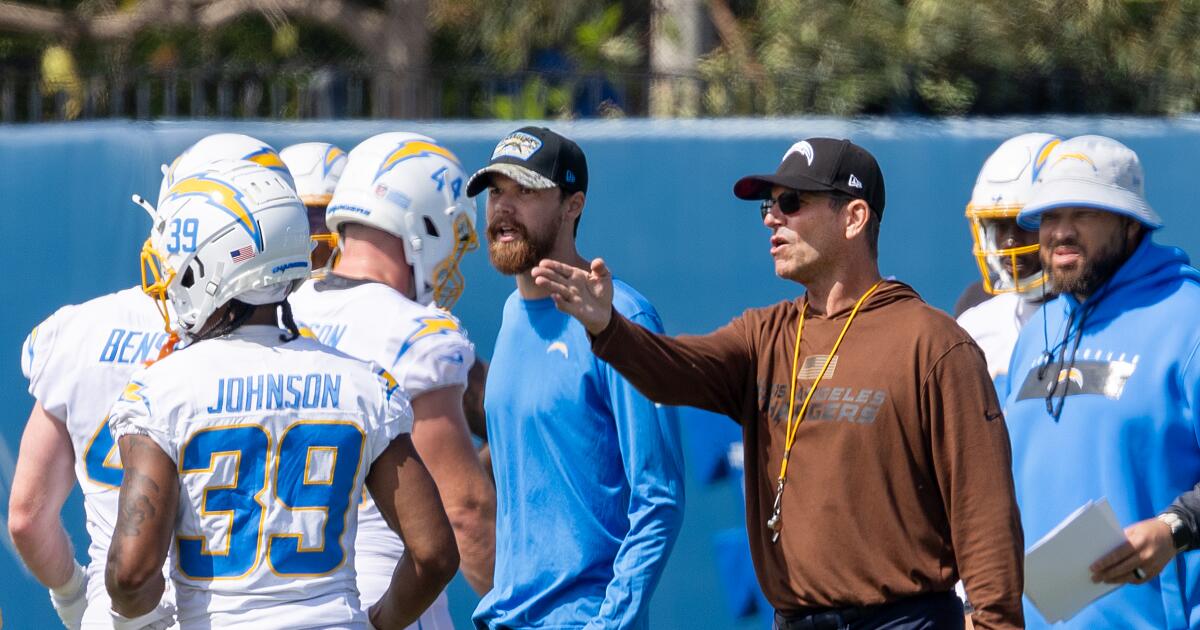 Column: Vegas might, but don't you bet against Jim Harbaugh and the Chargers
