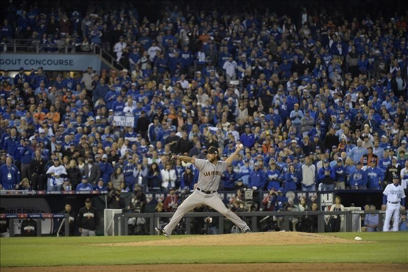 Bumgarner carries Giants to 3rd World Series in five years