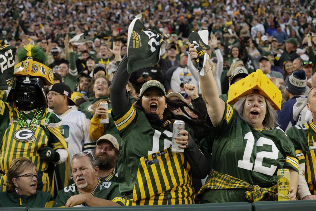 Die-Hard or Fair-Weather Fans? Ranking All 32 NFL Fan Bases