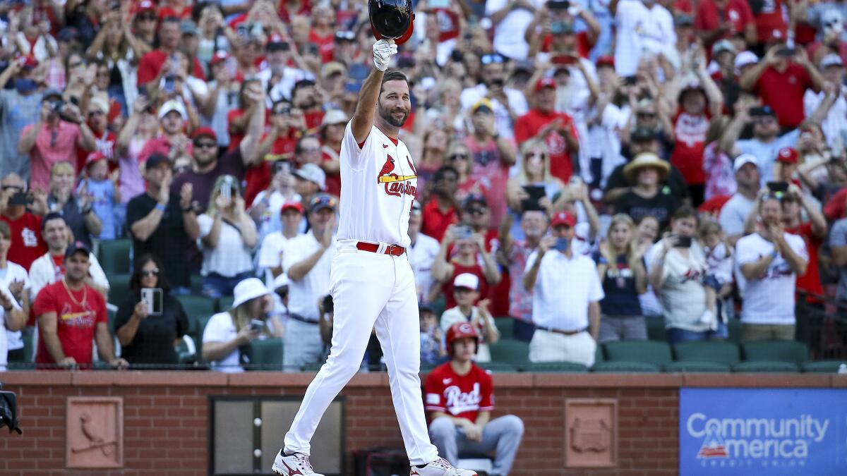 Reds' Joey Votto pops out to first for 1st time in career