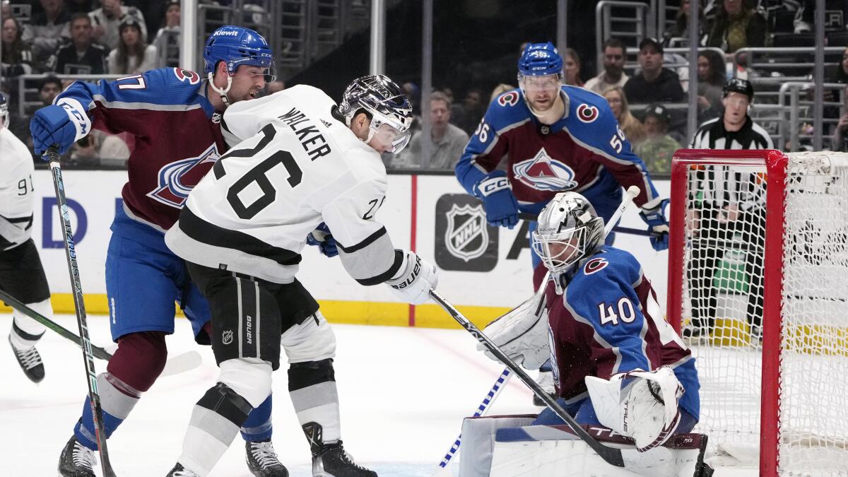 Kings' late rally falls short in loss to Colorado Avalanche - Los Angeles  Times