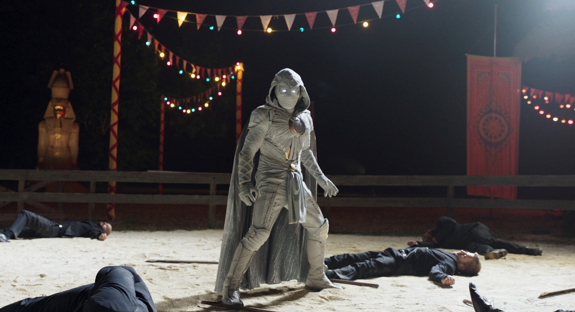 Oscar Isaac en una escena de "Moon Knight", que se estrena el 30 de marzo en Disney+.