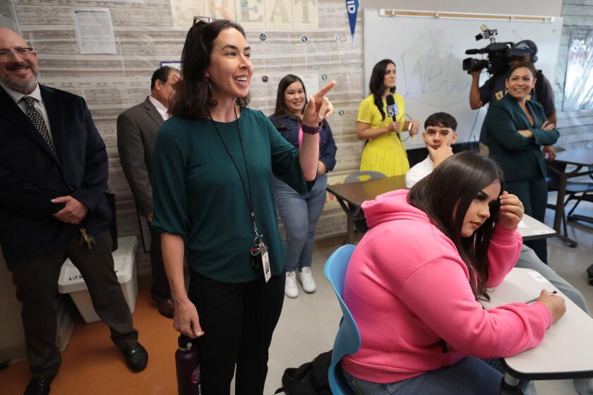 Los Angeles, CA - August 14: Lenicia B. Weemes Elementary School on Monday, Aug. 14, 2023 in Los Angeles, CA. LAUSD School board member Tanya Ortiz Franklin, left, visits classrooms with LAUSD Supt. Alberto Carvalho at Diego Rivera Learning Complex on the first day of classes for LAUSD students. (Al Seib / For The Times)