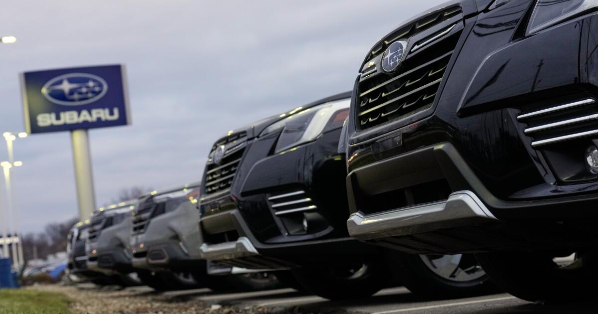 Após a derrota na Suprema Corte, Trump disse que aumentaria a nova tarifa de 10% para 15%.