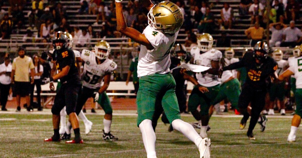 Long Beach Poly defeats Mission Viejo in a nail-biter