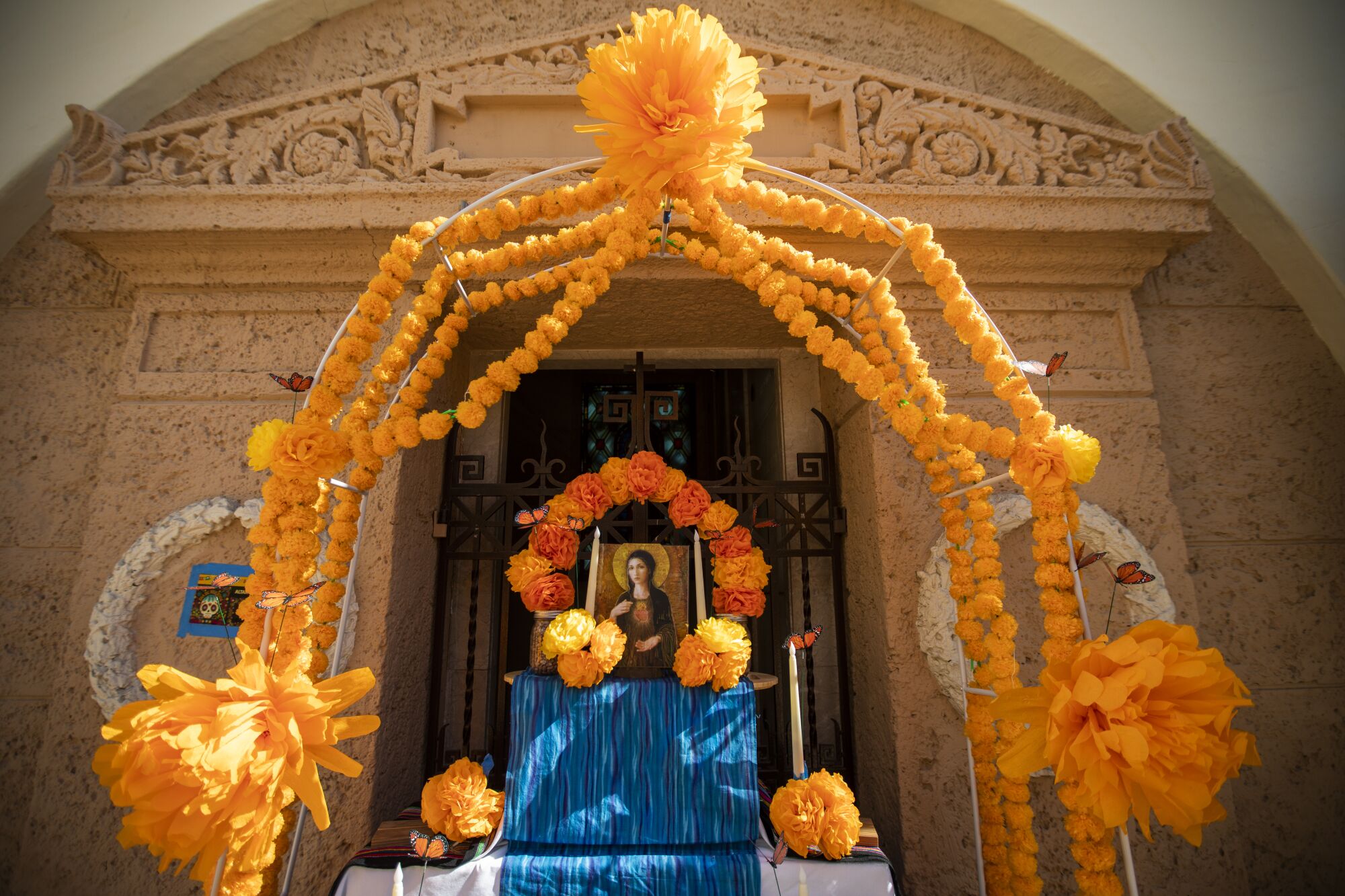 Dia de los Muertos is a Mexican holiday that commemorates loved ones who have died.