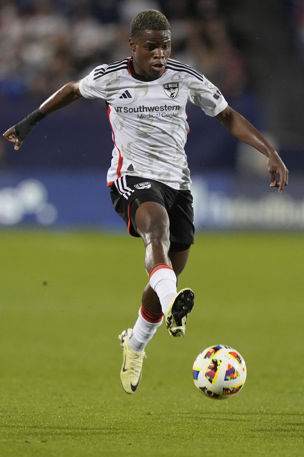 FC Dallas forward Bernard Kamungo controls the ball during a match against CF Montreal in March.