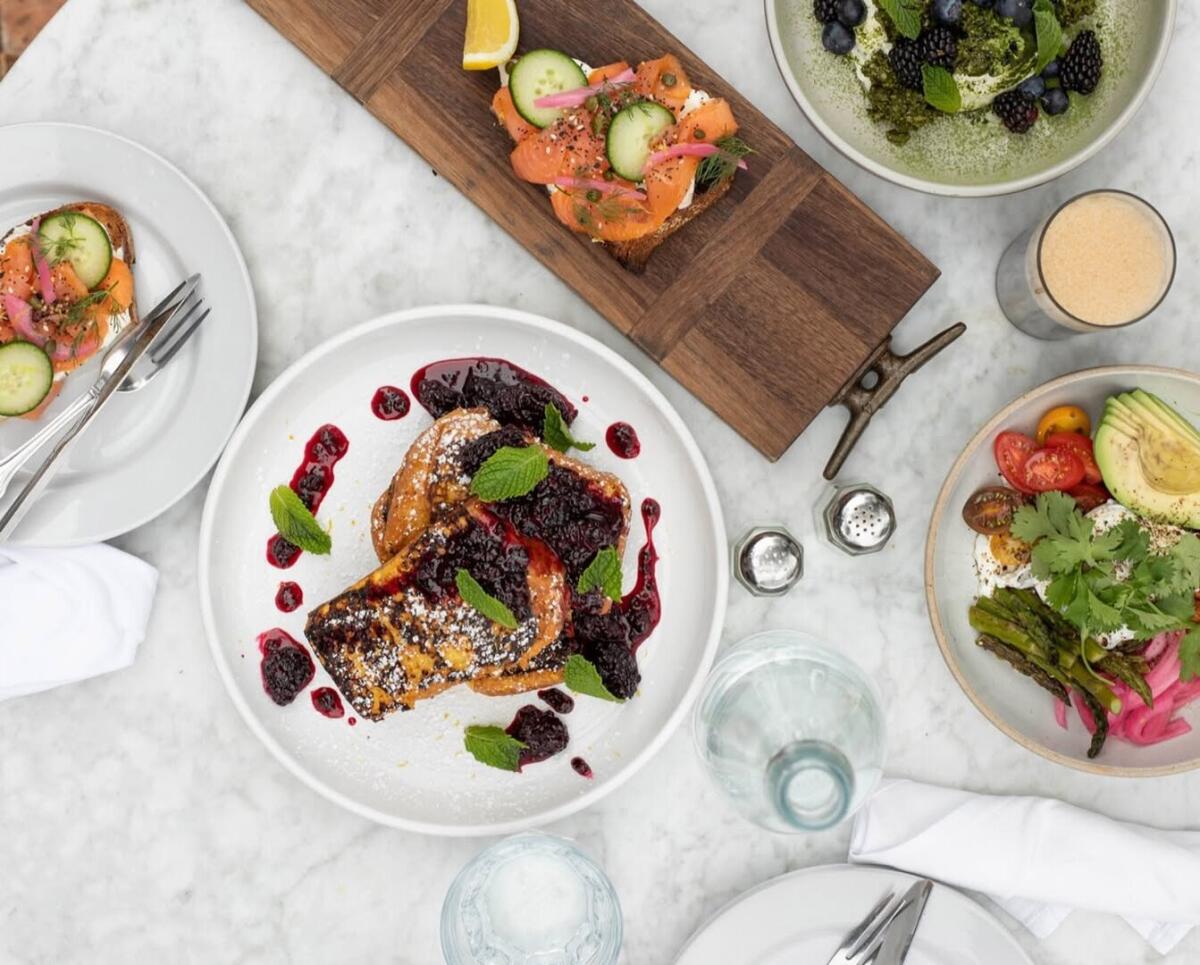 Lido Marina Village features waterfront restaurants serving, like Lido Bottle Works, Malibu Farm, Zinqué and SKÅL.