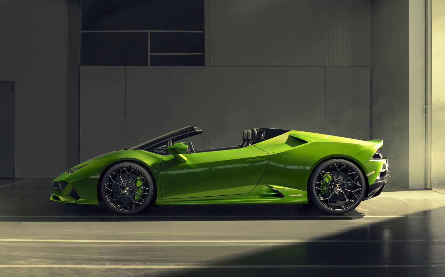 2020 Lamborghini Huracan AVO Spyder
