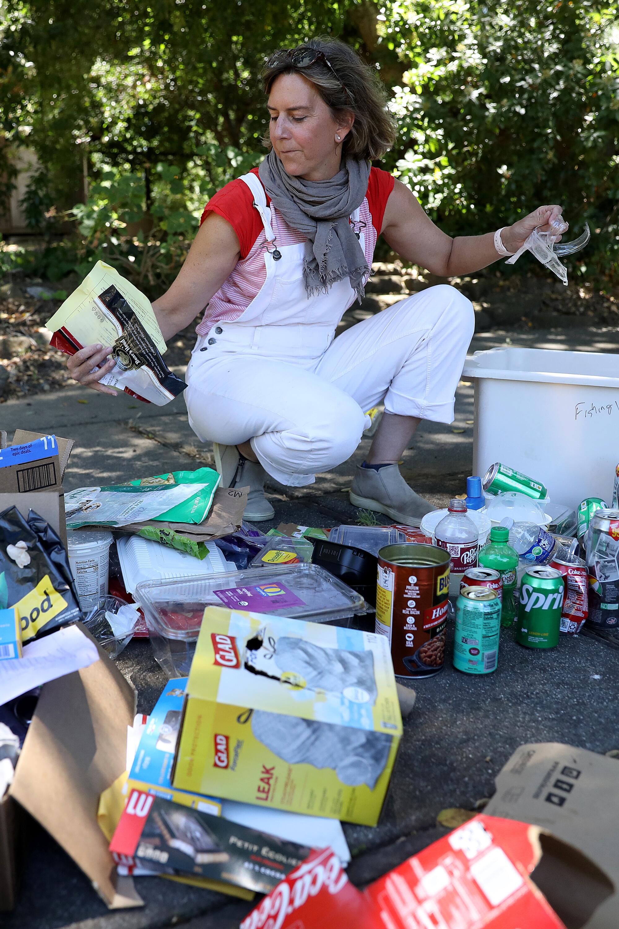 How can we reduce the use of plastic in our daily life? - Los