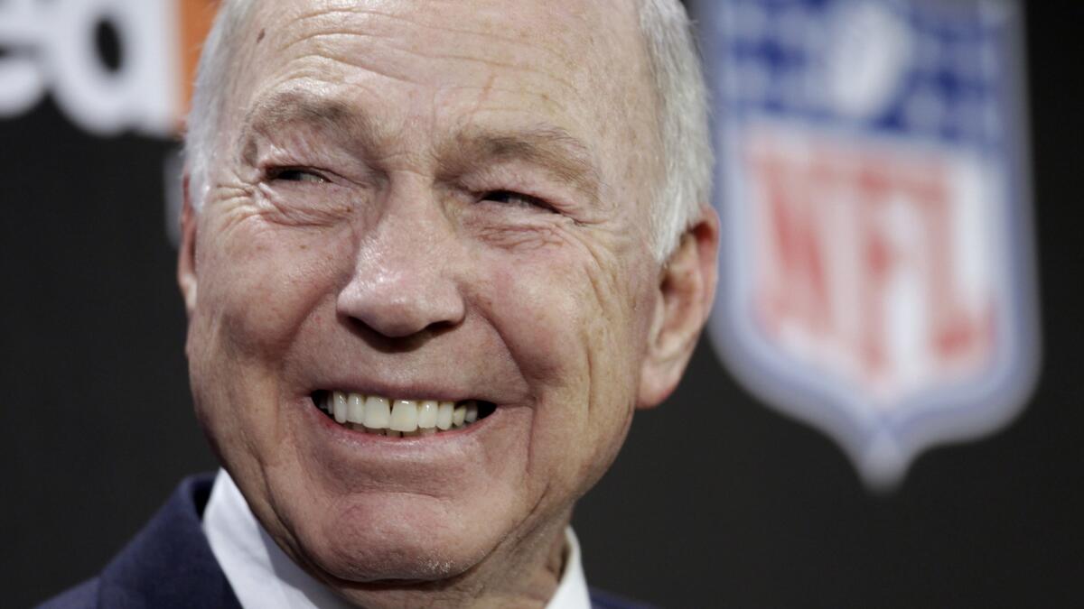 Green Bay Packers great Bart Starr is recovering from a mild stroke, his family says.