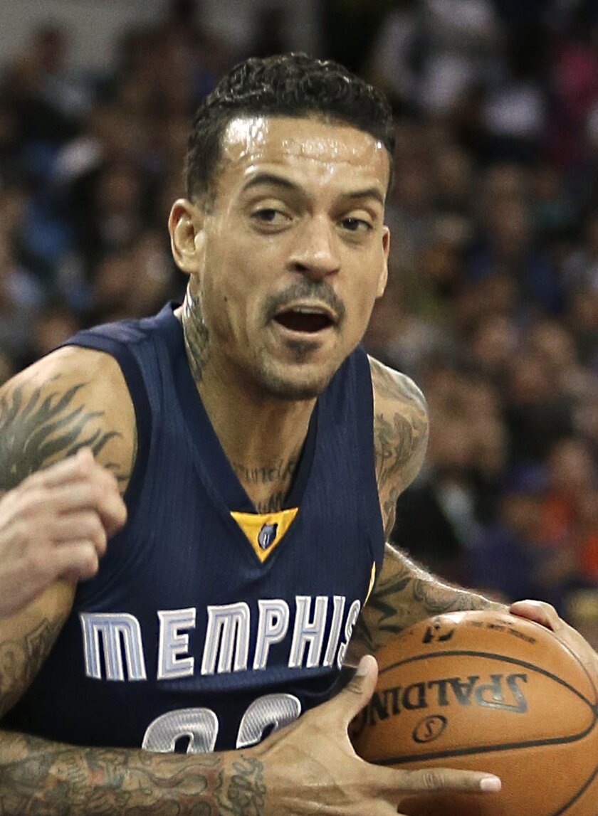 Nba Suspends Matt Barnes 2 Games For Fight With Knicks Coach The