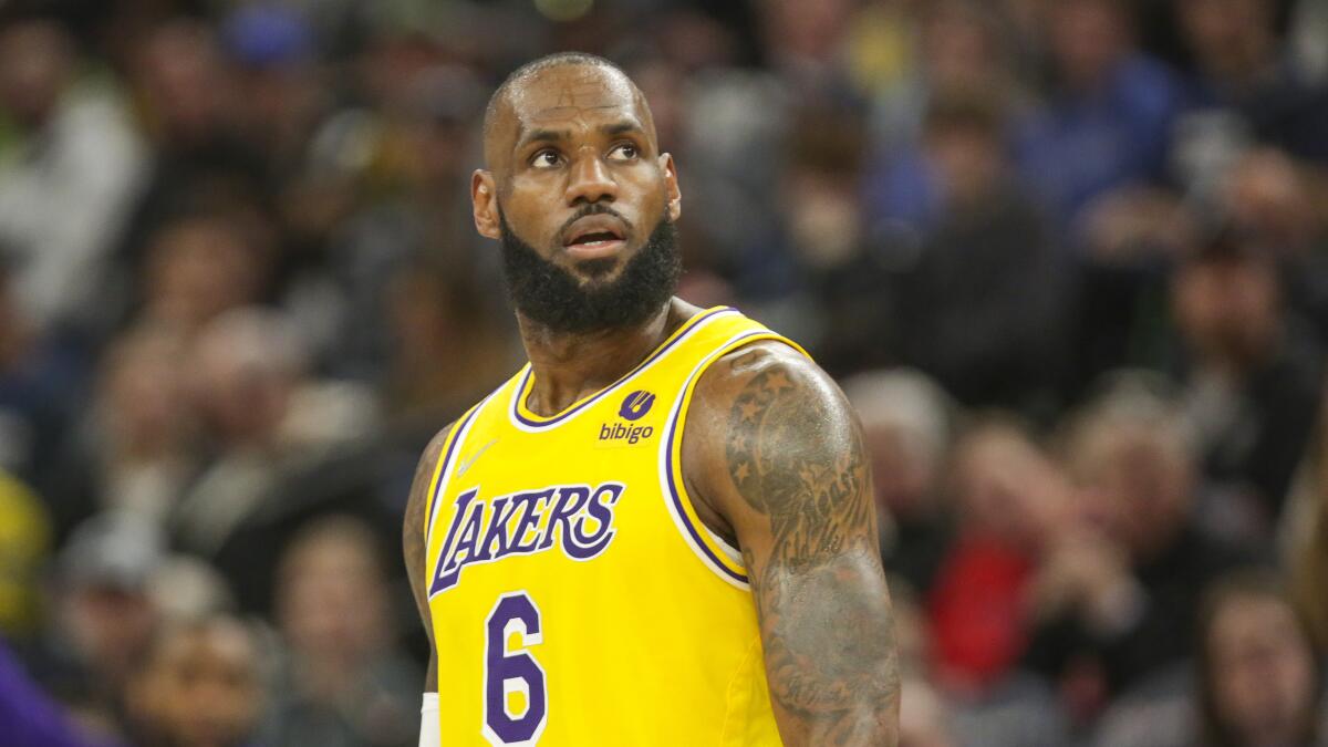 Lakers lack offensive punch minus LeBron James, fall to Suns - Los Angeles  Times