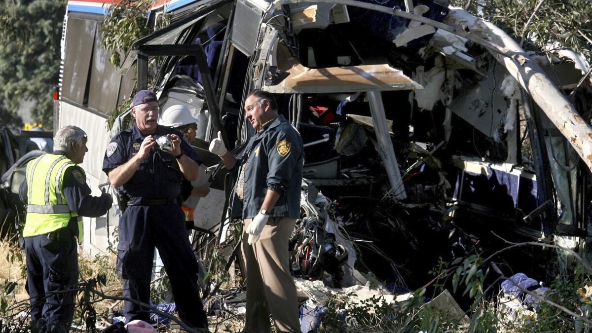 Greyhound Not To Blame For 10 Fresno Bus Crash That Killed Six Los Angeles Times