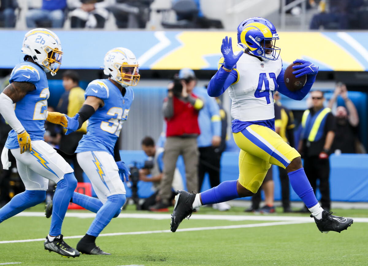 Sam James Rams Cam Akers tops 100 yards again to get back in Rams' good graces - Los ...