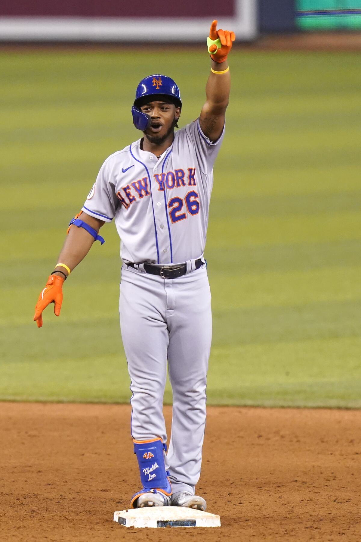 NY Mets' Dominic Smith to 10-day IL with left foot injury