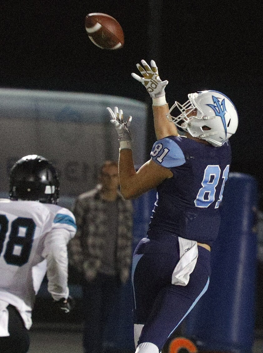 tn-dpt-sp-nb-cdm-santiago-football-20191108-5.jpg