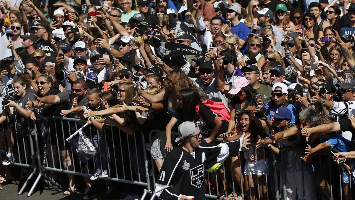 Dodgers partied with the Los Angeles Kings and Lord Stanley's Cup