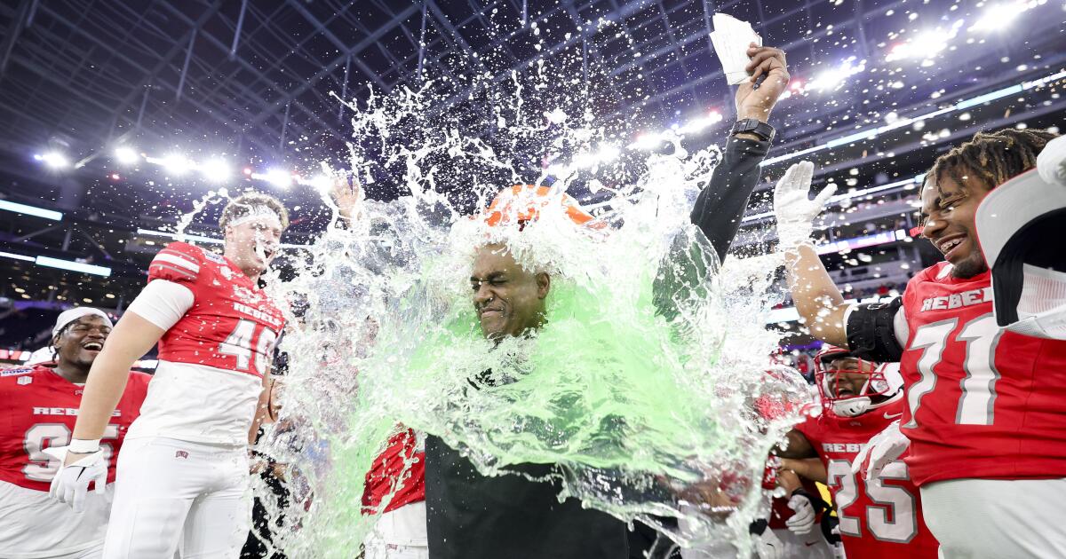 UNLV closes one of the best seasons in school history with LA Bowl win over Cal