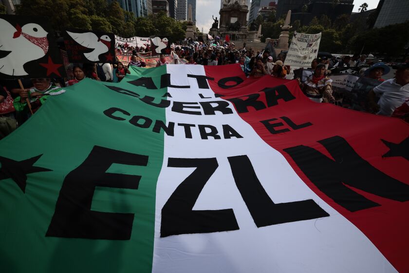 Miles marchan en México para exigir el cese de ataques contra las comunidades zapatistas