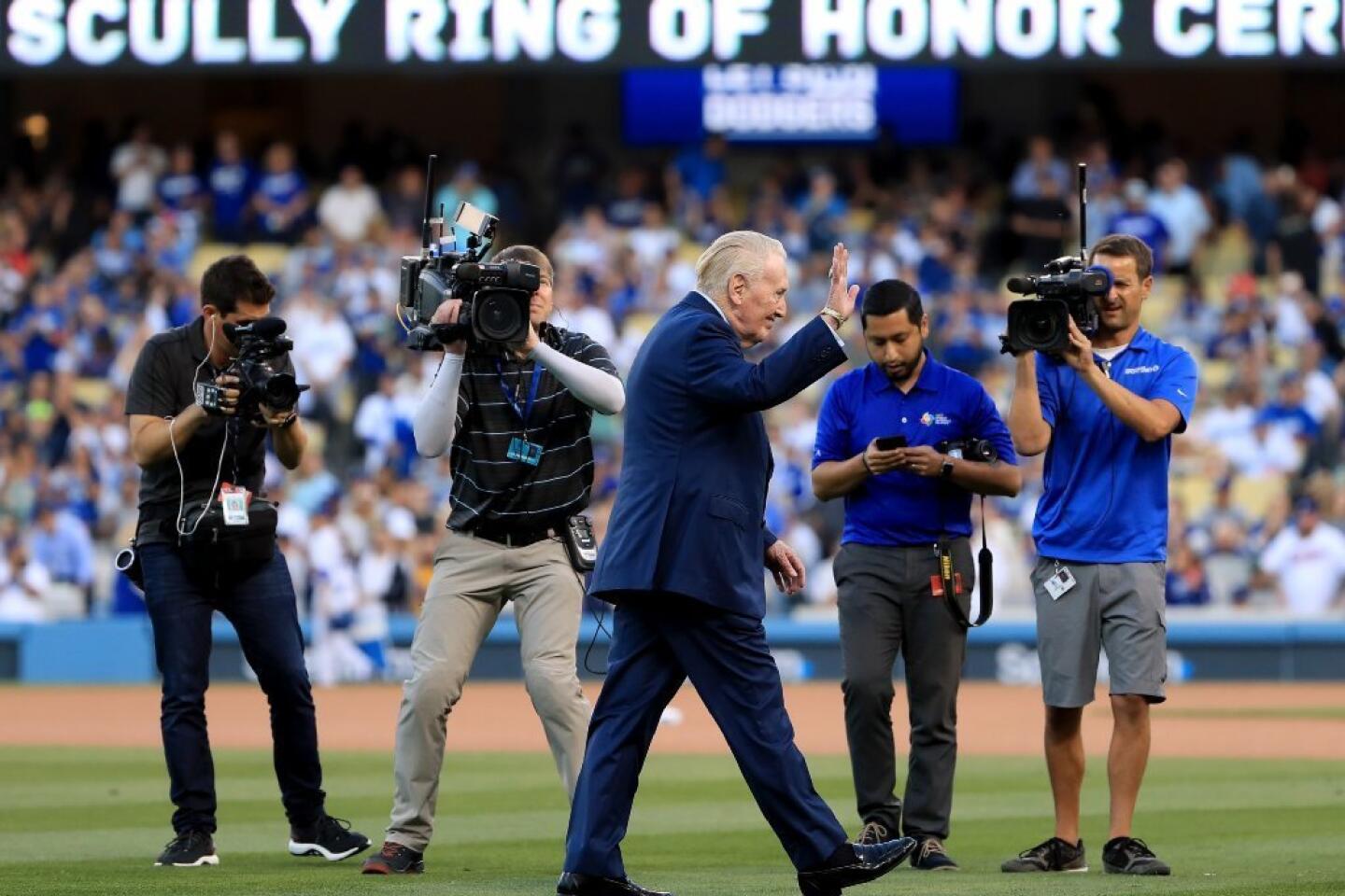 A content Vin Scully inducted into Dodgers ring of honor - True