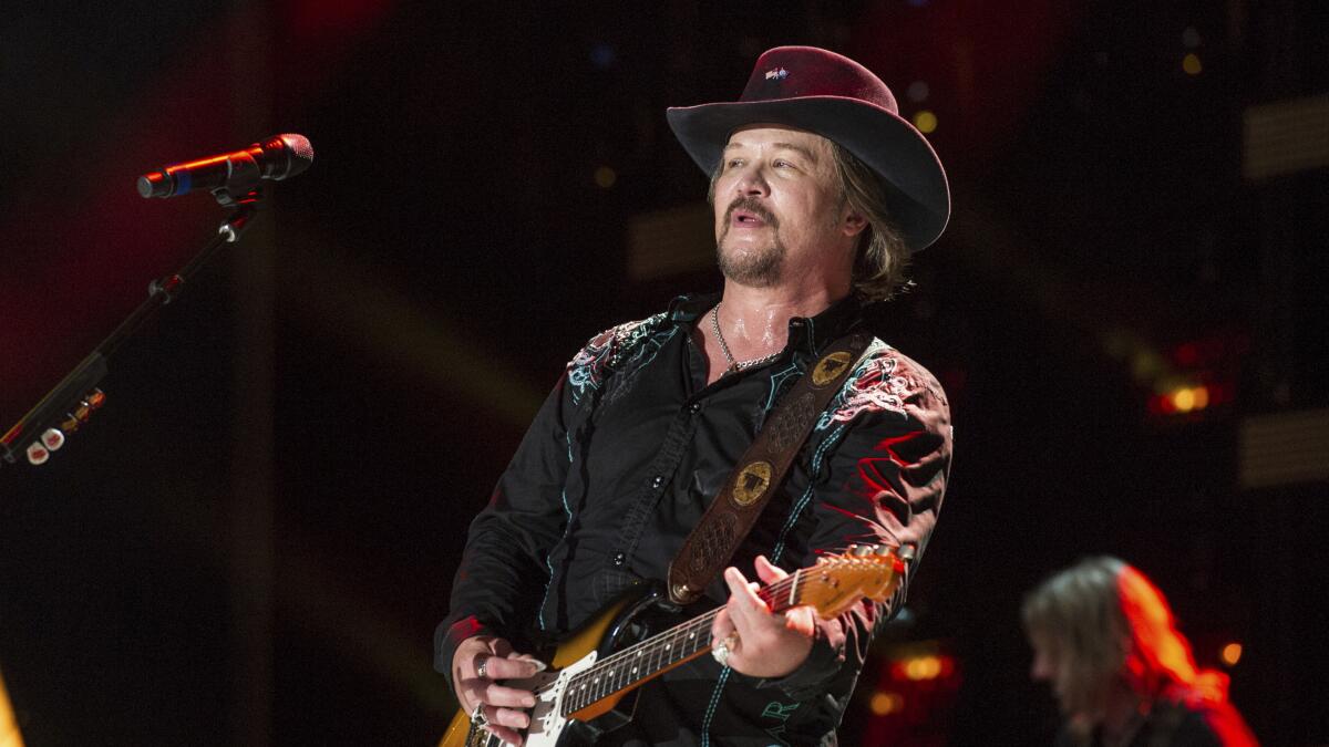 Travis Tritt on why he canceled shows over COVID-19 mandates - Los Angeles Times