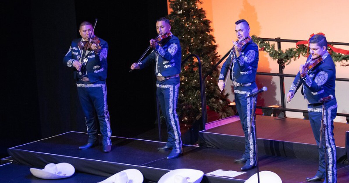 Nochebuena: población latina de OC representada en conciertos navideños de mariachis en todo el condado Nochebuena: población latina de OC representada en conciertos navideños de mariachis en todo el condado