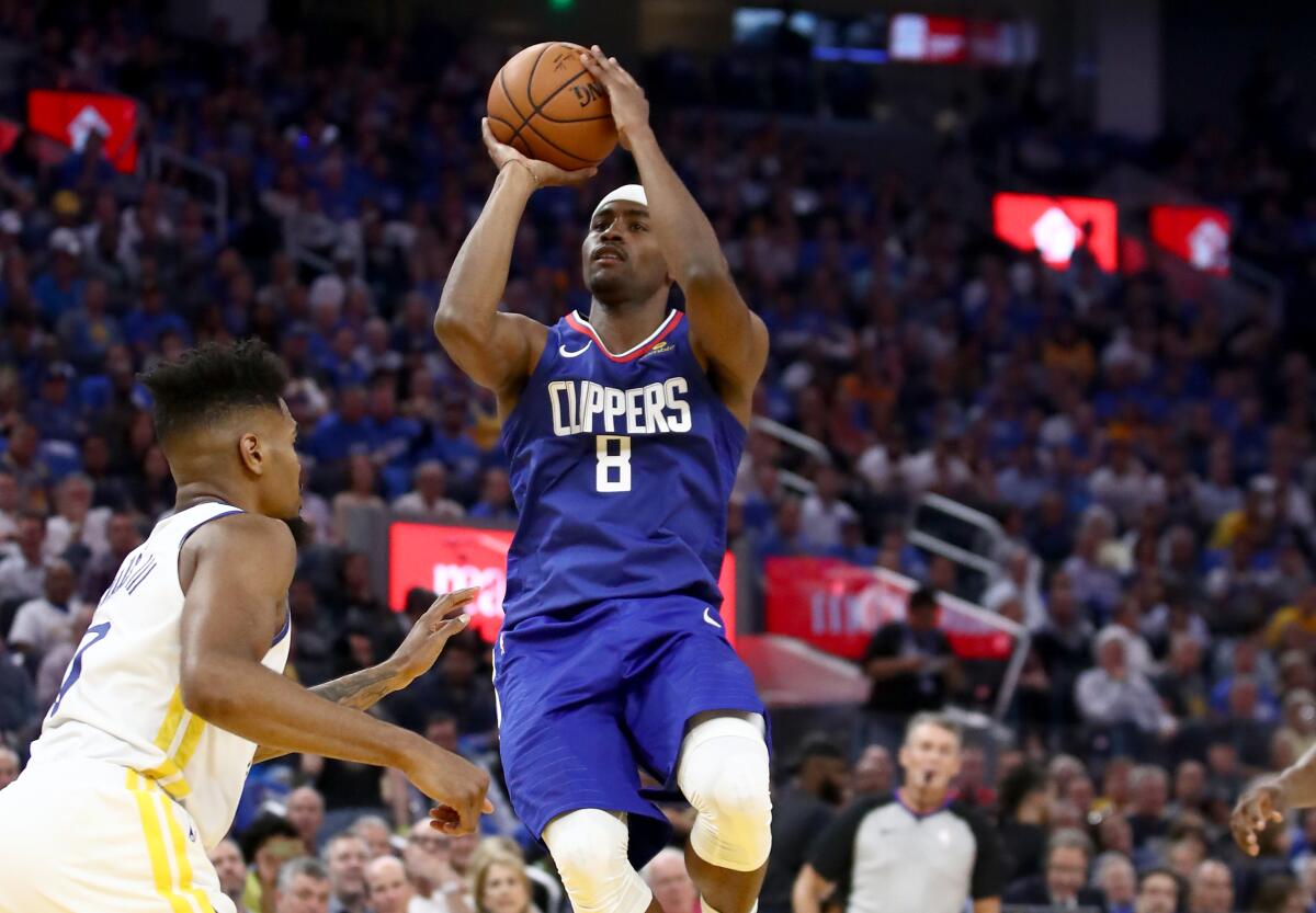 Clippers forward Maurice Harkless shoots against the Golden State Warriors.