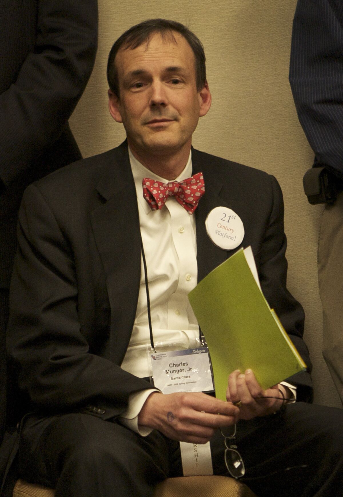 Charles Munger, shown in 2008, is supporting GOP candidate Neel Kashkari's bid for California governor.