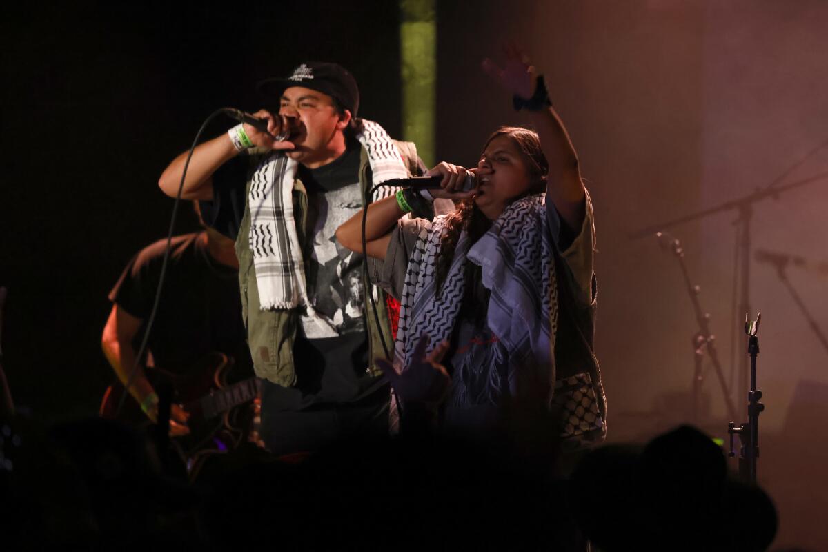 At the Echoplex, Tom Morello lashes out at ICE raids - Los Angeles Times