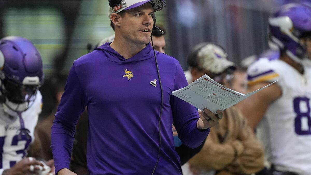 Vikings stay afloat at quarterback - and in standings - behind O'Connell's  steady coaching - The San Diego Union-Tribune