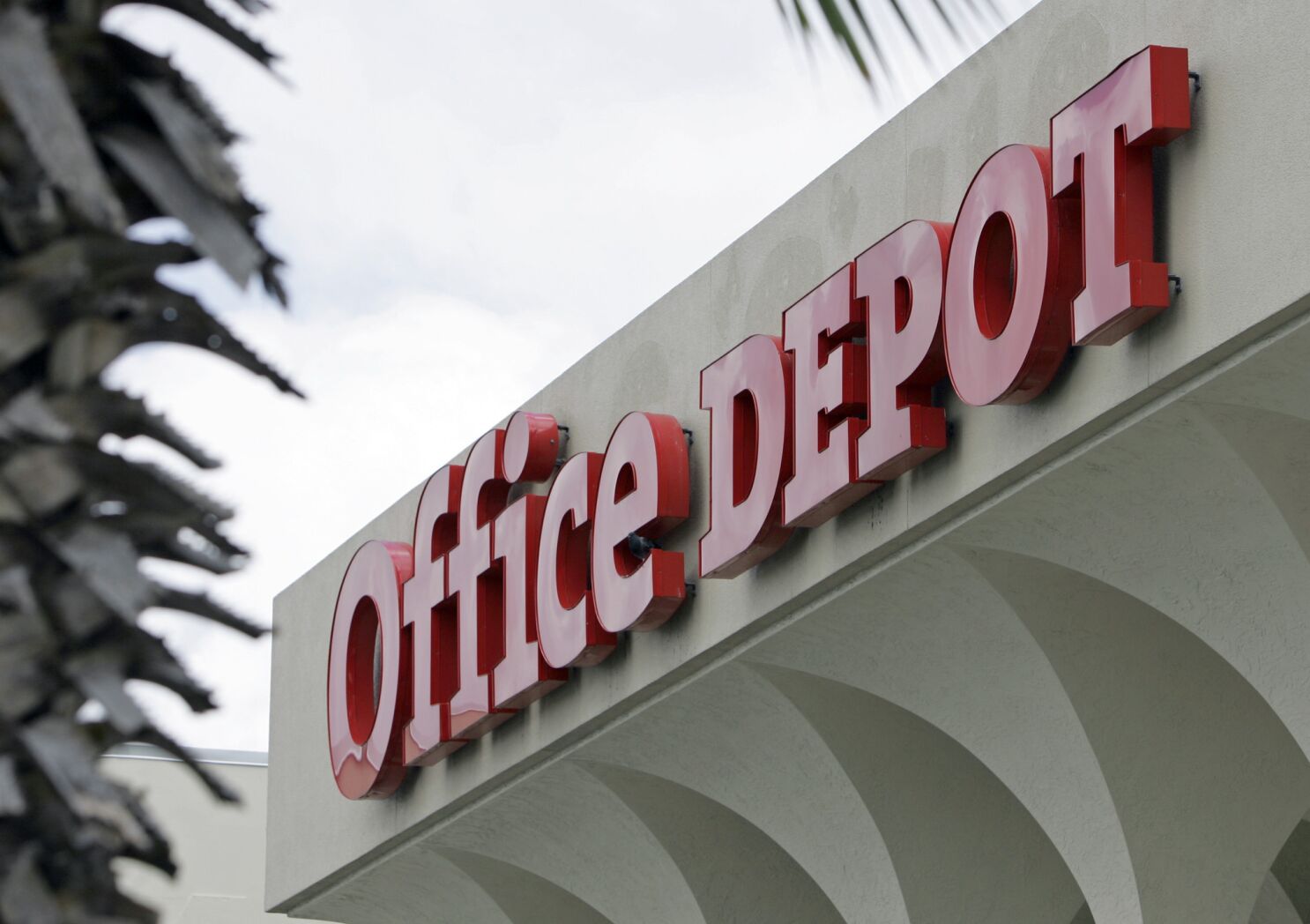 Office Depot to close 400 stores after acquiring rival OfficeMax - Los  Angeles Times