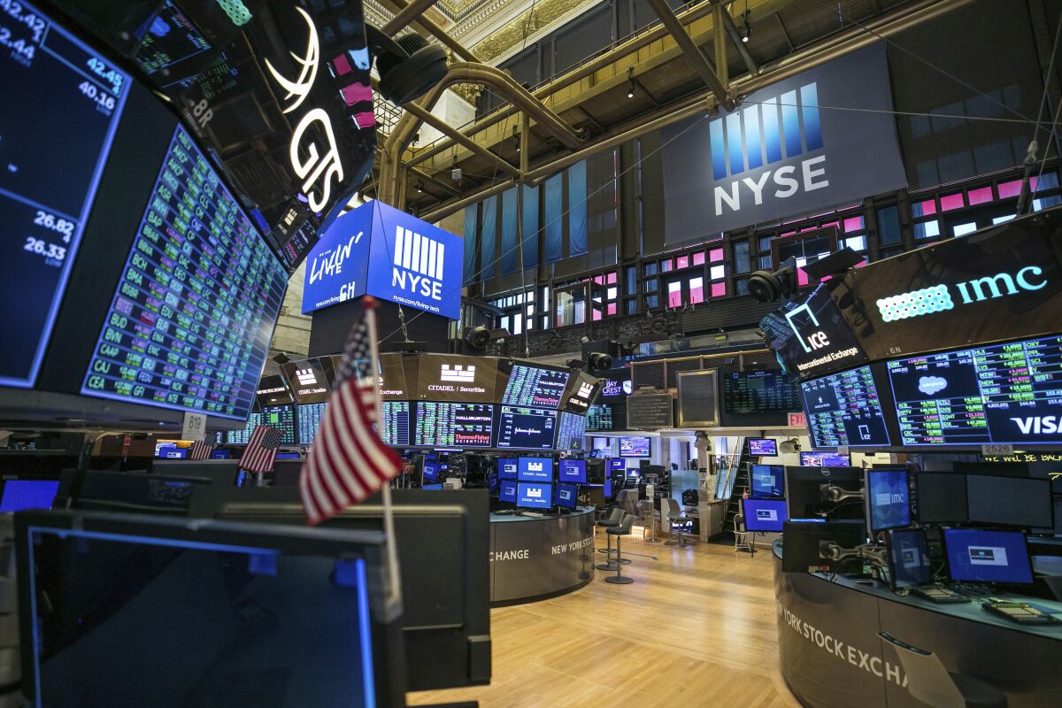The Stock Exchange, closed temporarily during the pandemic, is deserted on March 24.