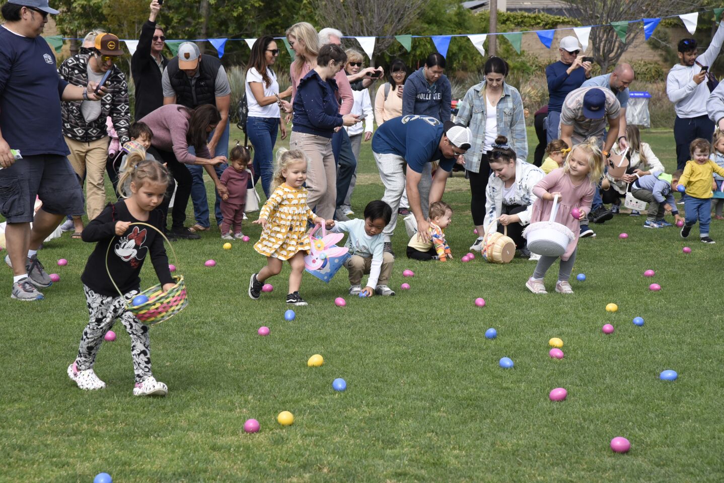 Ages 4 and under run for the eggs