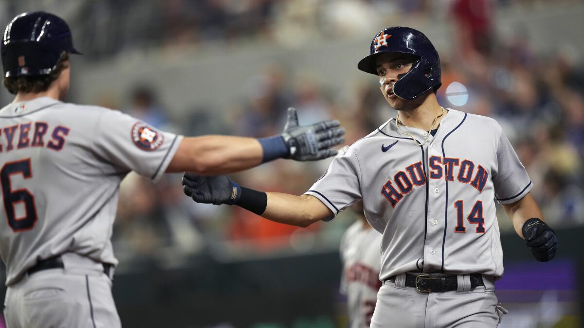 TEXAS RANGERS SORPRENDE Y GANA 2 POR 0 ANTE HOUSTON ASTROS EN EL PRIMER  PARTIDO DE LA LIGA AMERICANA 