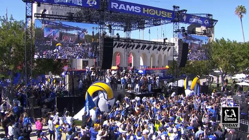 Rams fans cheer Super Bowl champs at LA victory parade