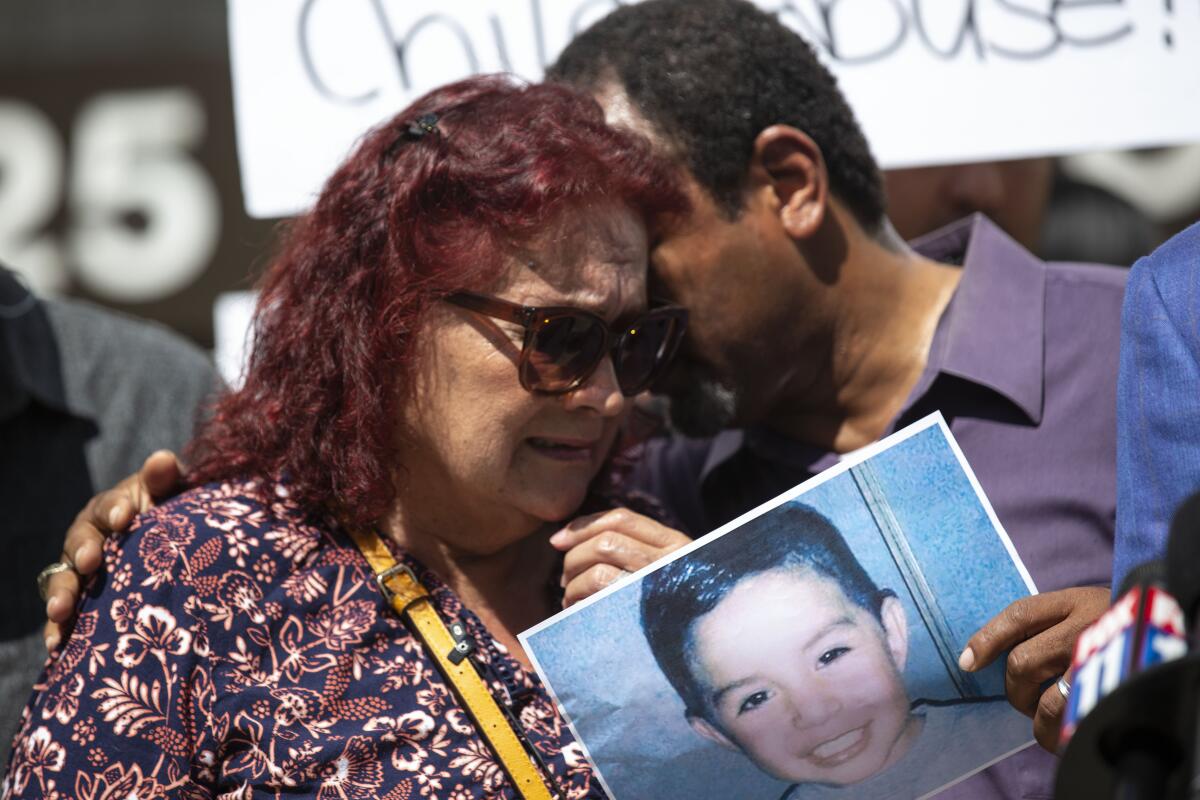 Eva Hernandez, great-grandmother of Noah Cuatro, with activist Najee Ali 