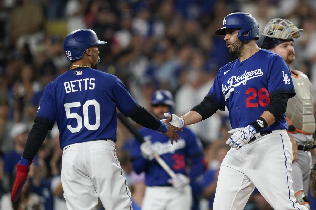 Dodgers lineup vs. Padres: Pederson stays in for Mookie Betts