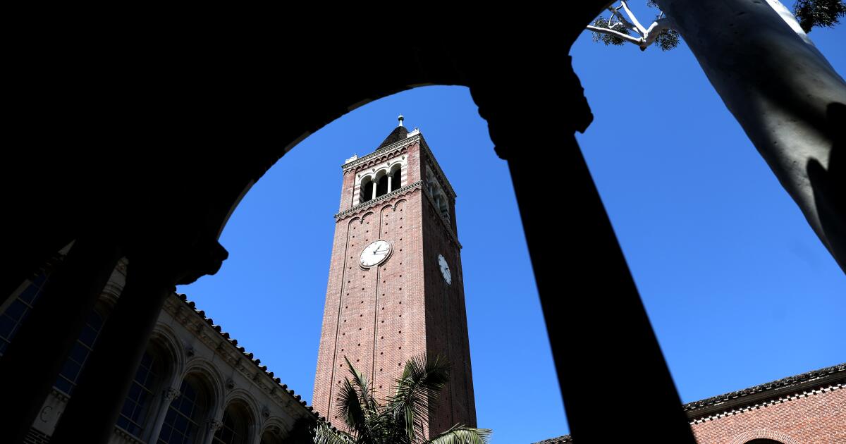 USC warns students, residents to be wary of man posing as building manager USC warns students, residents to be wary of man posing as building manager