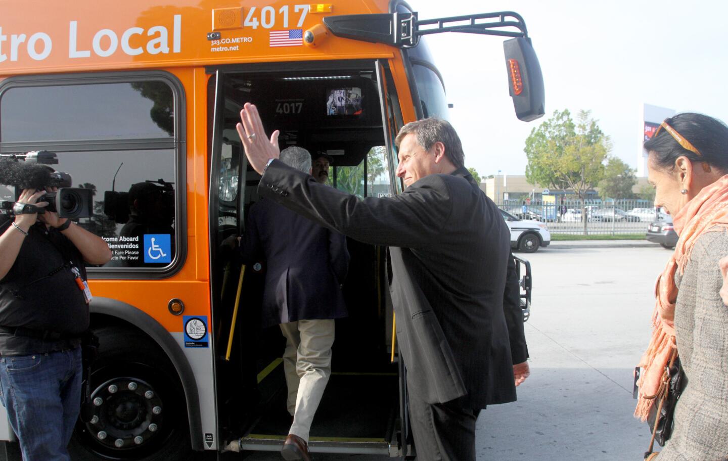 Photo Gallery: Glendale councilman Najarian, passengers ride new Metro express line 501 serving North Hollywood, Burbank, Glendale, Pasadenaq