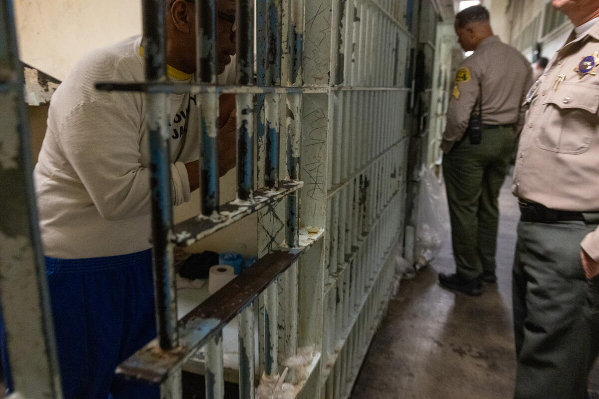 La Inmates 9 inmate deaths bring renewed scrutiny of L.A. County jail conditions ...