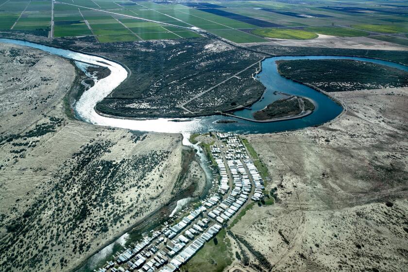 How Las Vegas declared war on grass amid Colorado river crisis - Los  Angeles Times