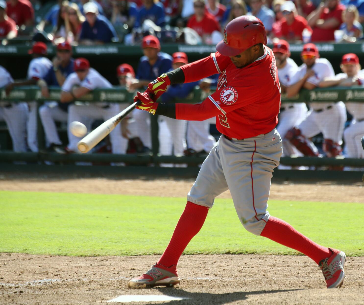 Angels pull off a miraculous rally to defeat Rangers, 11-10 - Los