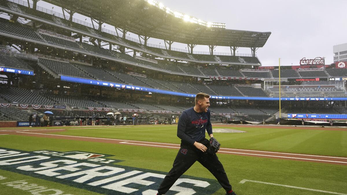 Snitkers enjoy family moment before World Series Game 3 - The San