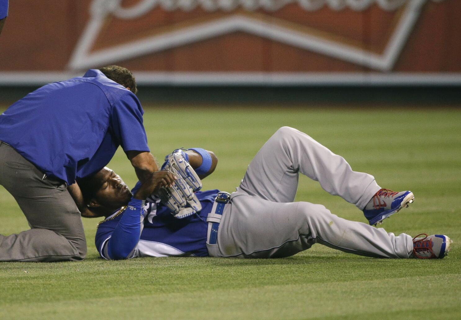 Dodgers OF Ethier leaves after getting hit on elbow