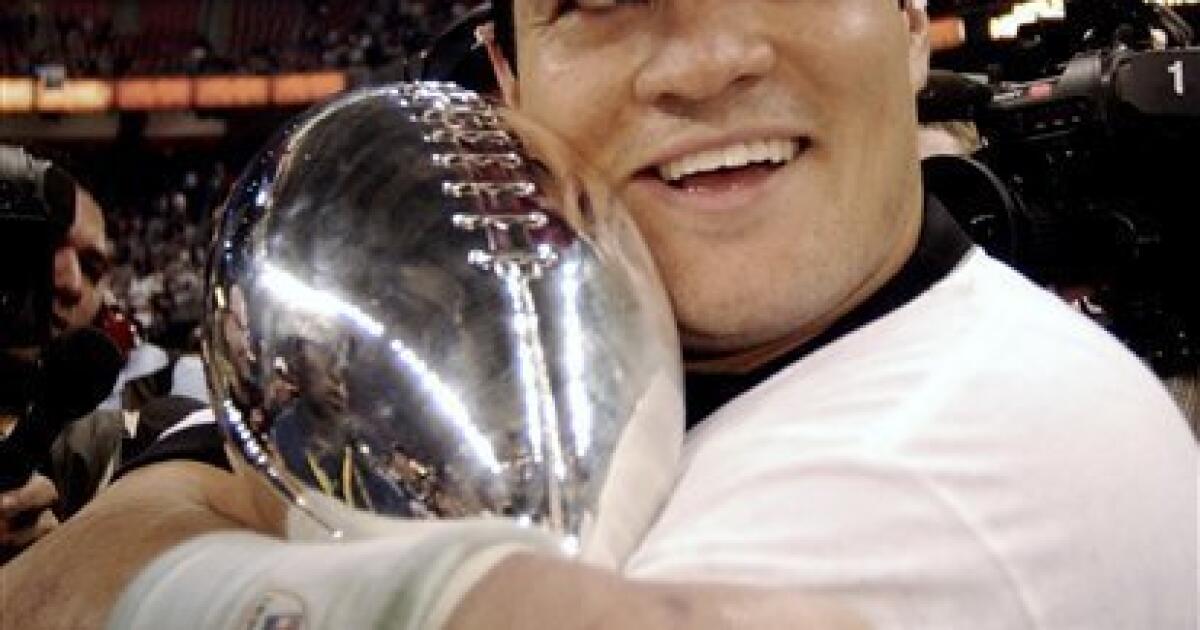 Patriots LB Tedy Bruschi retires after 13 years - The San Diego  Union-Tribune