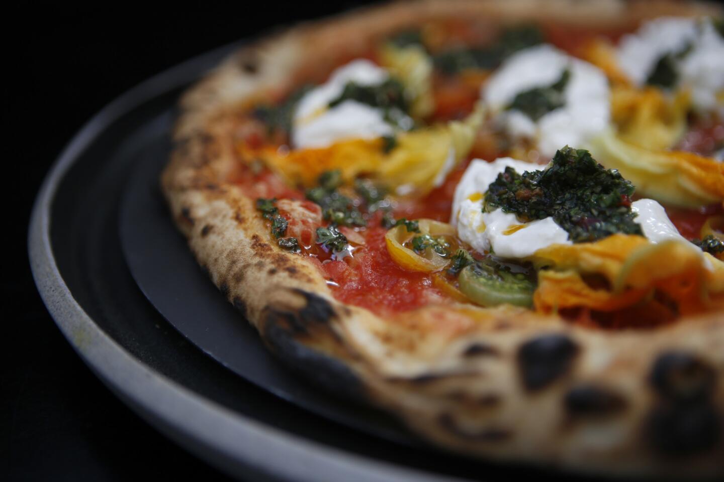 Jonathan Gold reviews Pizzana