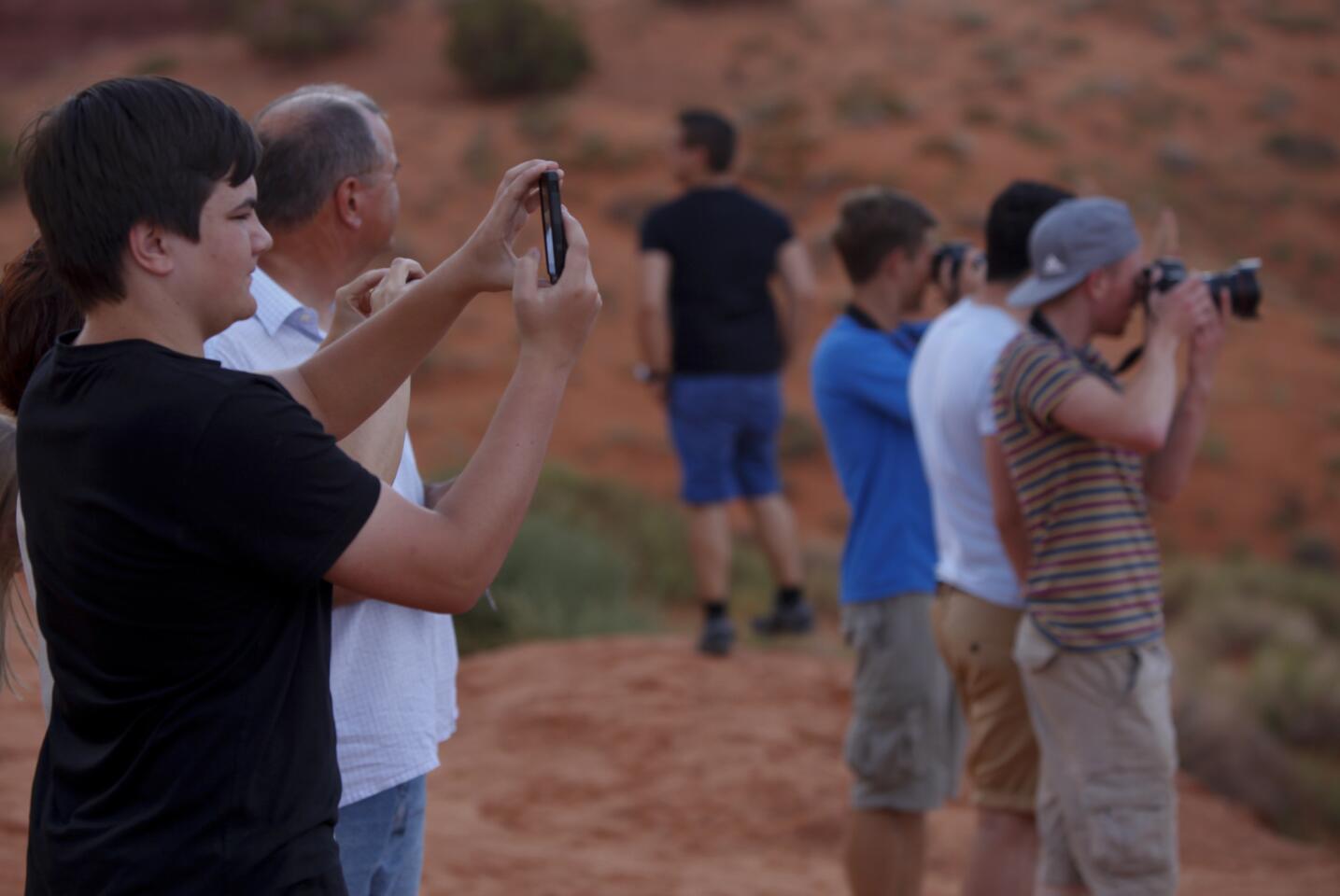 Monument Valley tourists